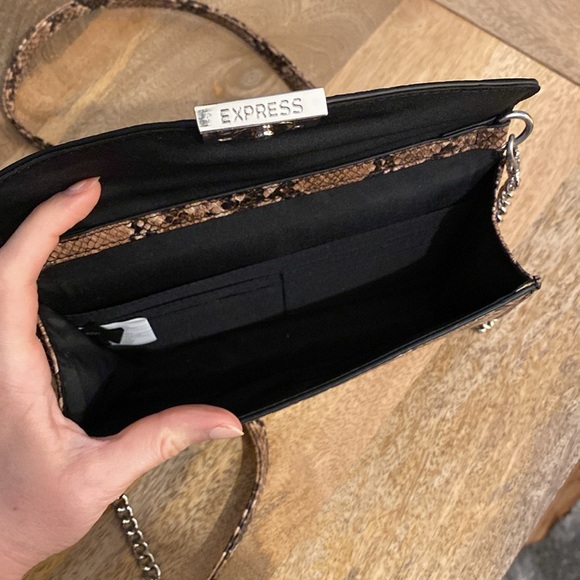 NWOT Express Snake Skin Envelope Clutch with Detachable Crossbody Strap - Picture 3 of 5